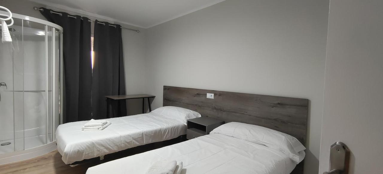 Mega Figueres Hotel Figueres  Exterior foto